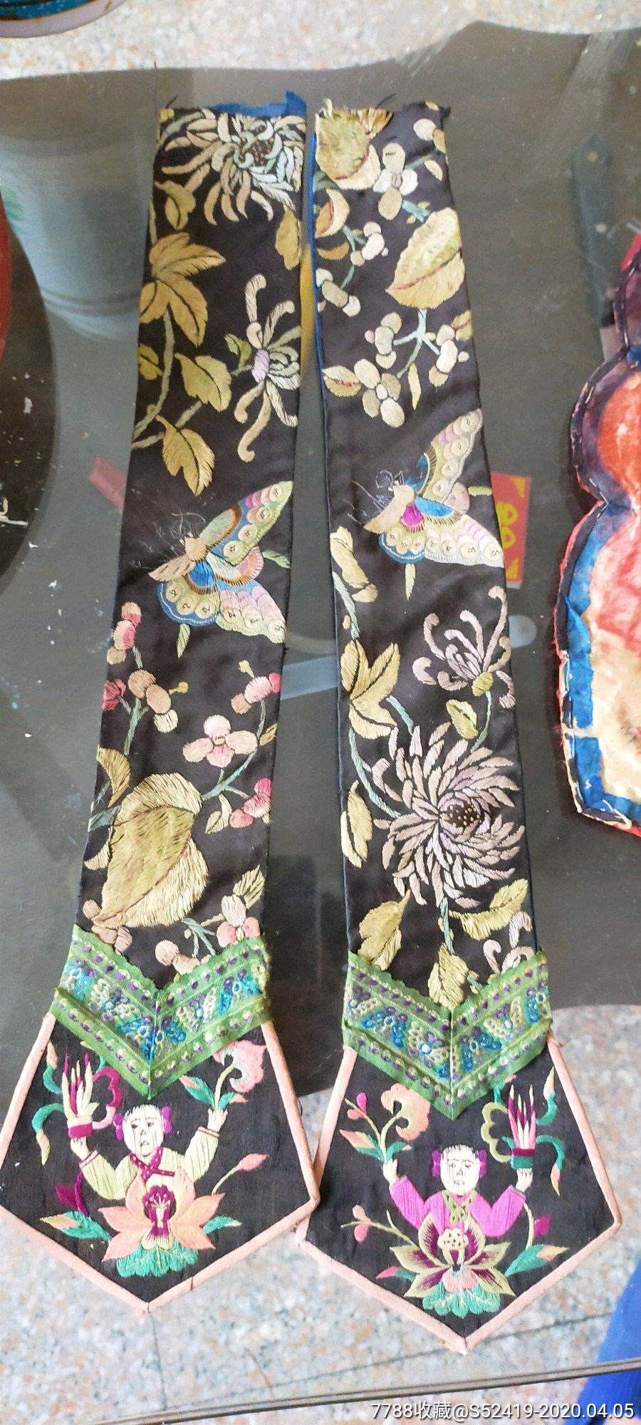 两条刺绣特别漂亮的明清时期绣片