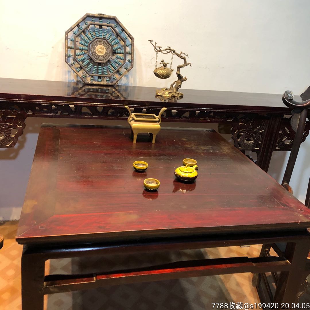 清代榆木迎门中堂四件套.条案满工全花雕刻双龙,做工精细.