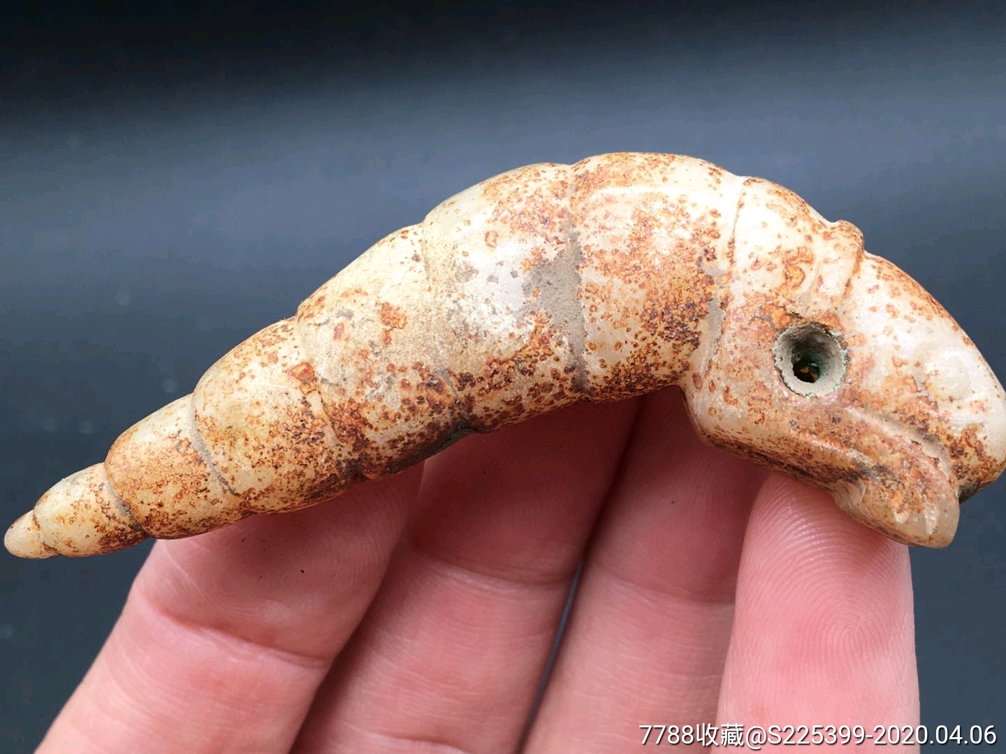 和田白玉蚕挂件