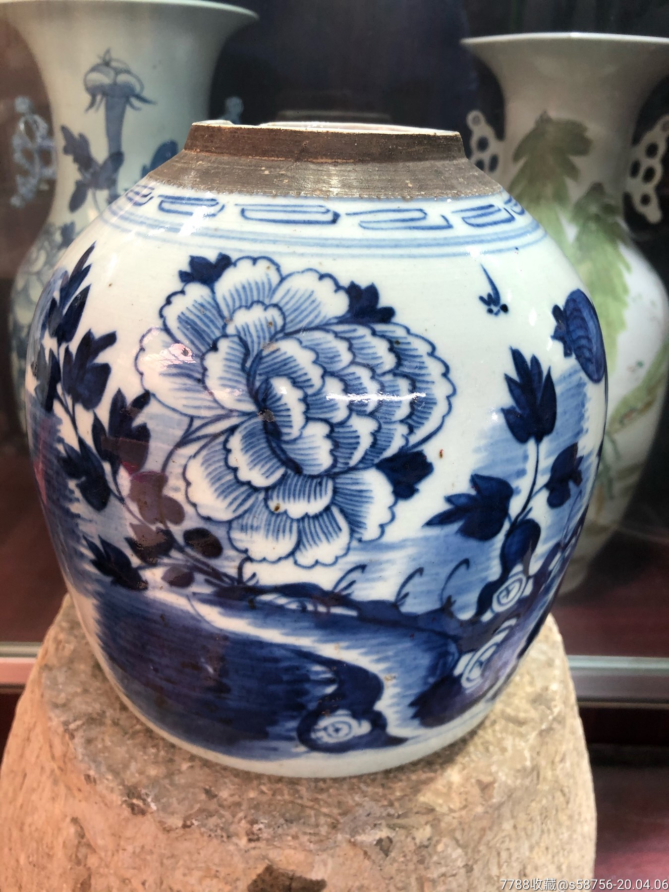 清中期青花牡丹罐