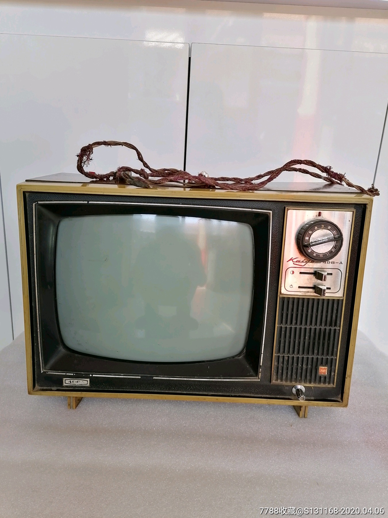 凯歌电视机一台