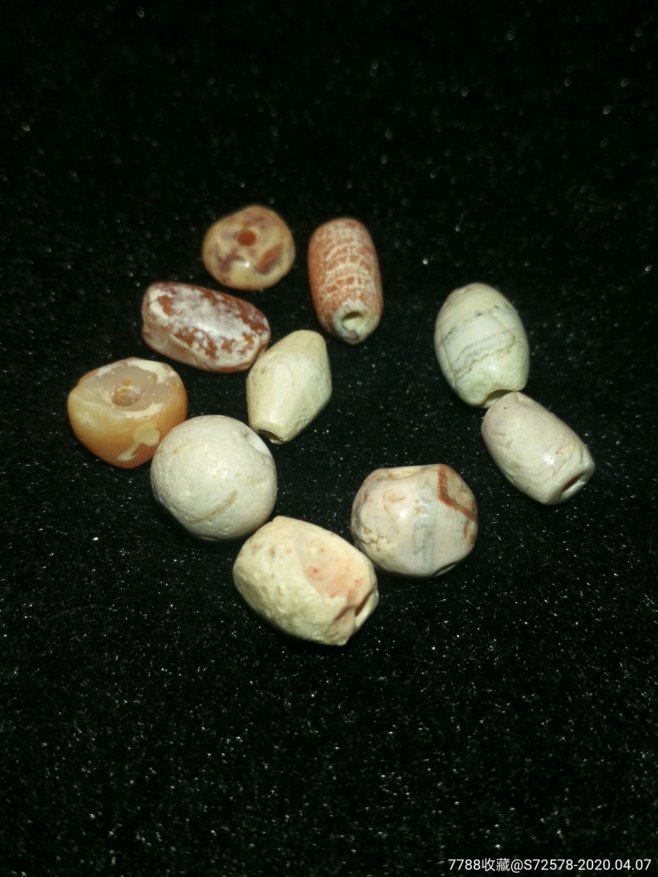 千年灰皮玛瑙古珠一组