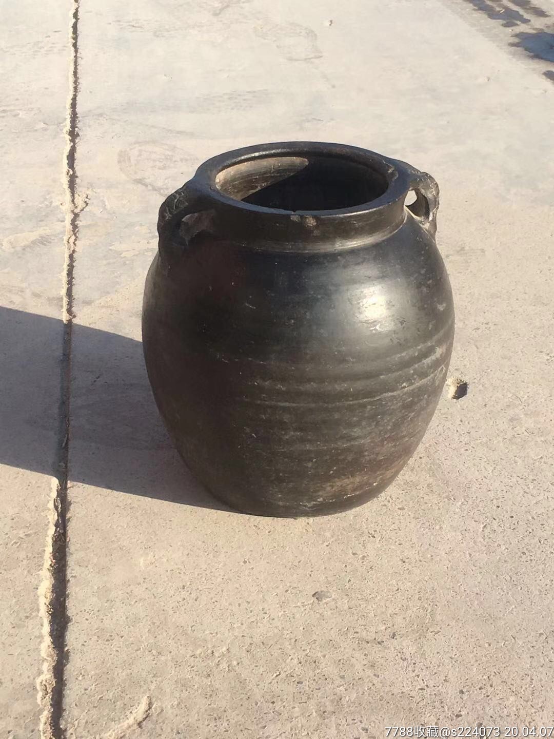 清代两系兽头陶罐,品相完好保存完整,造型美观,包浆一流,源头无破损.