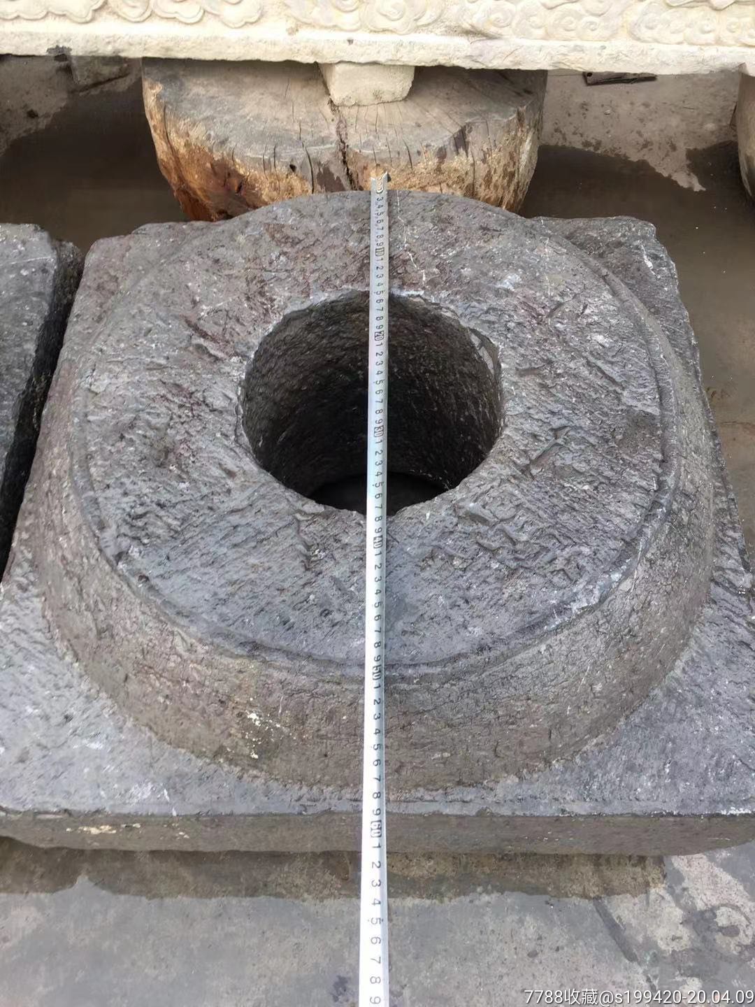 首页 零售 石鼓/石墩 >> 明代青石旗杆座一对,品相完好保存完整,造型