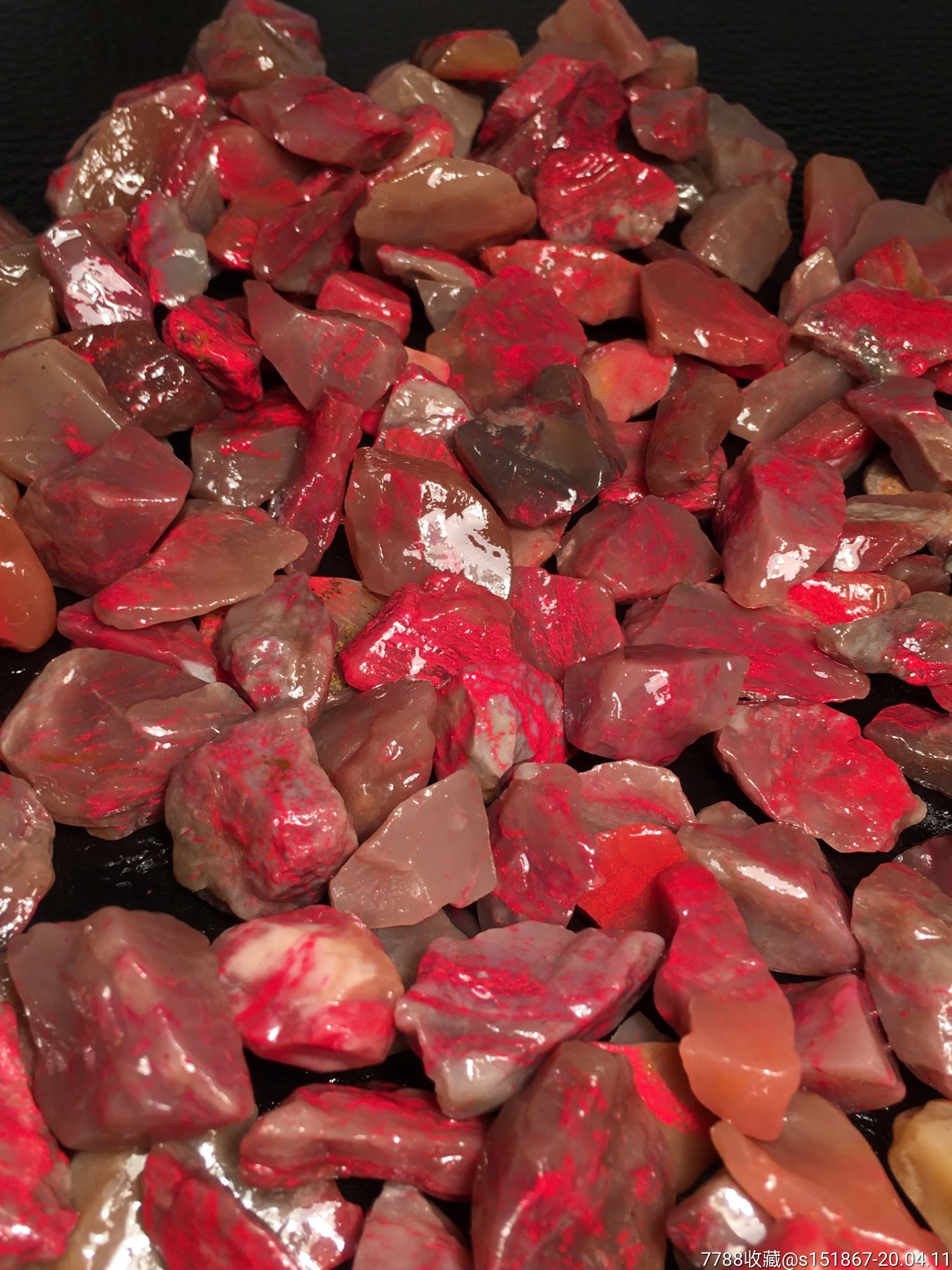 极品昌化鸡血石,共500克,血色鲜艳无比,质地细腻舒适,收藏首先