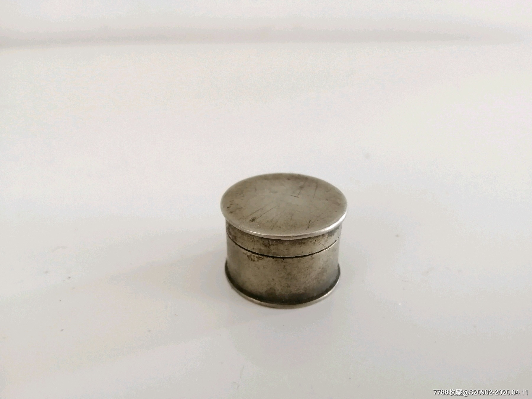 民清时期放洋烟大烟用的盒漂亮品如图