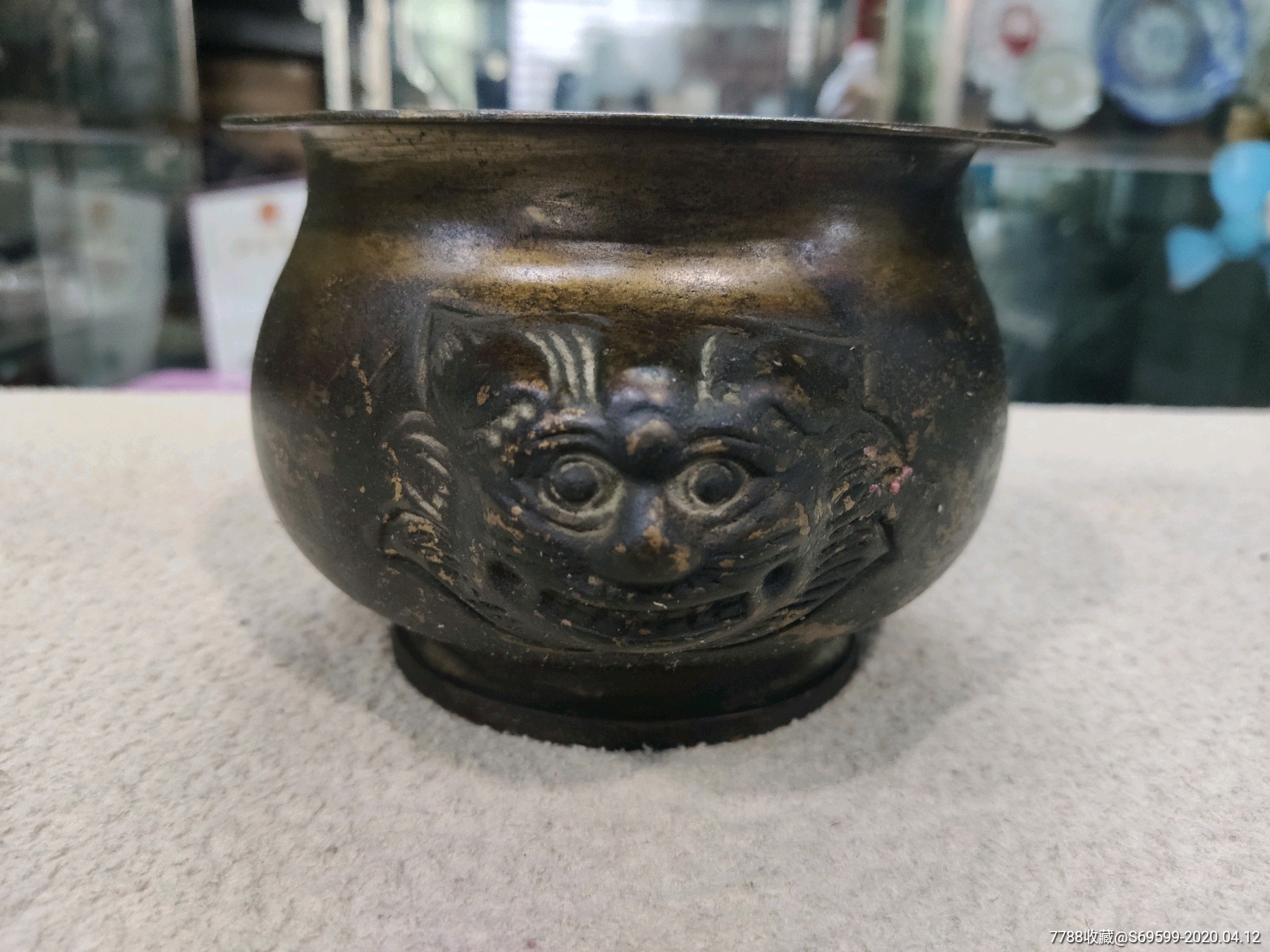 有年份的虎头铜香炉