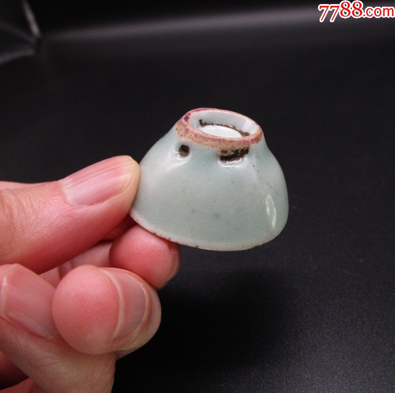 清代豆青釉小酒盅酒杯