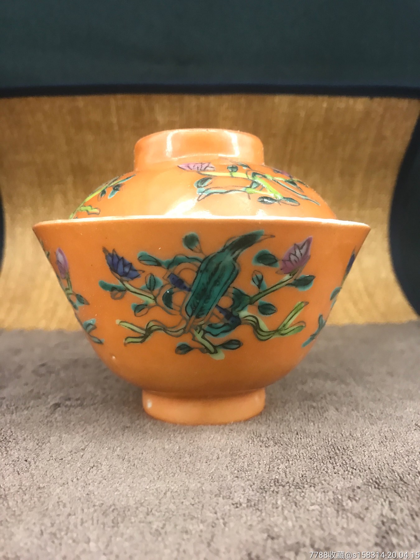 晚清同治珊瑚红粉彩盖碗