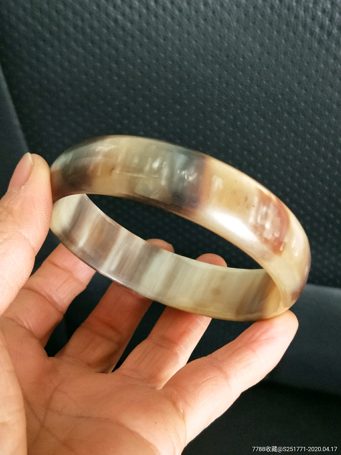 民国时期牛角手镯一支