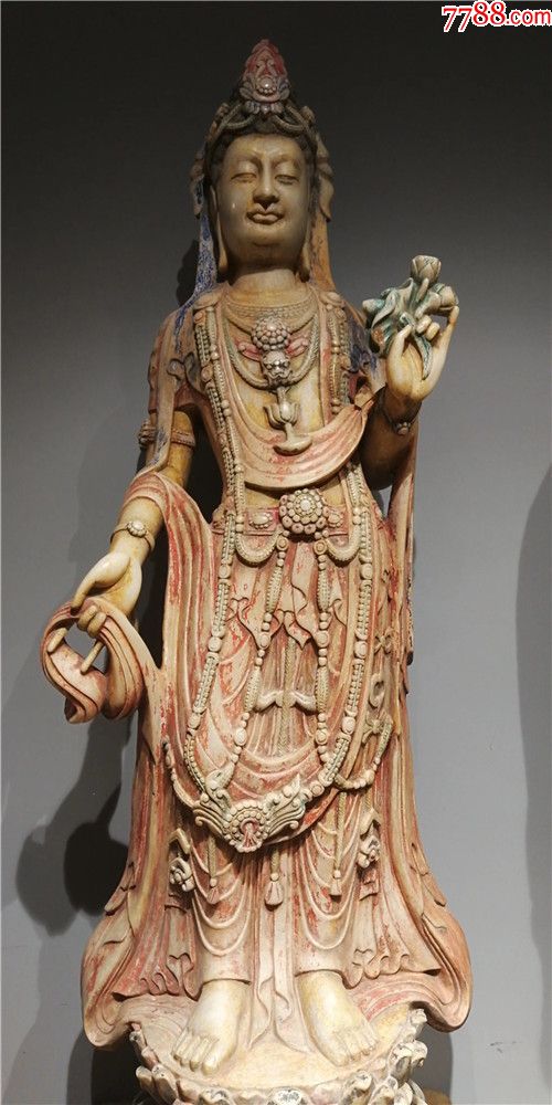 女像彩绘站观音