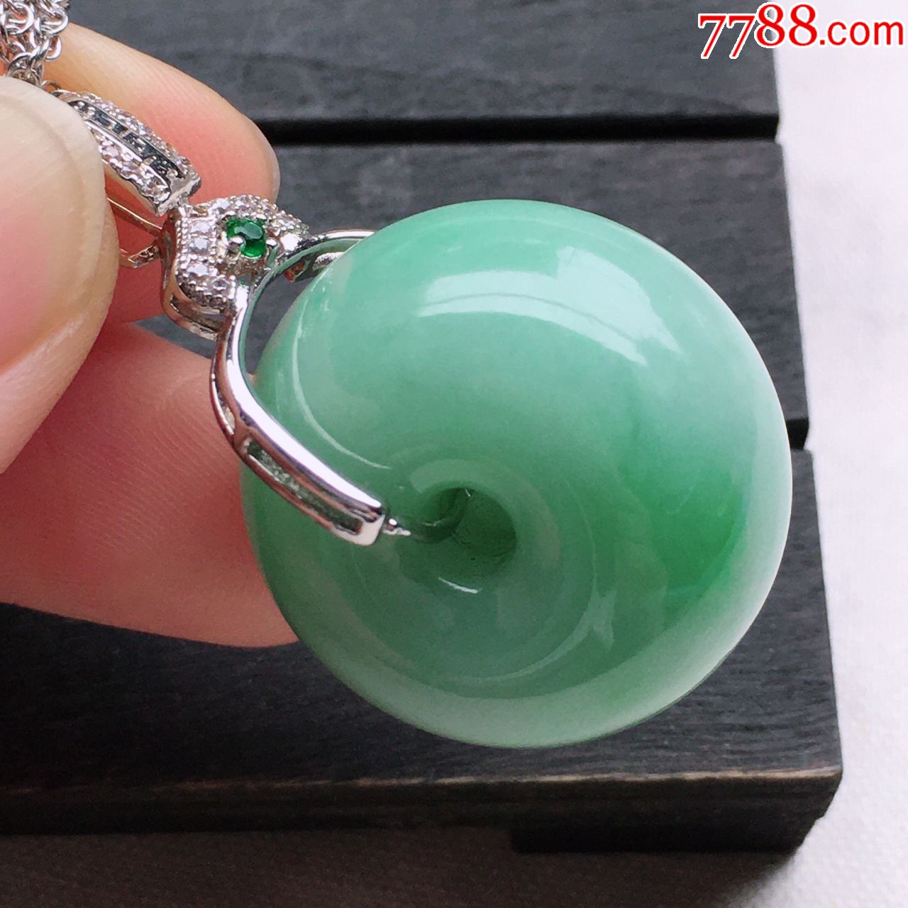 天然翡翠a货老坑冰糯种浅绿路路通925纯银扣吊坠水润起光玉挂件送银