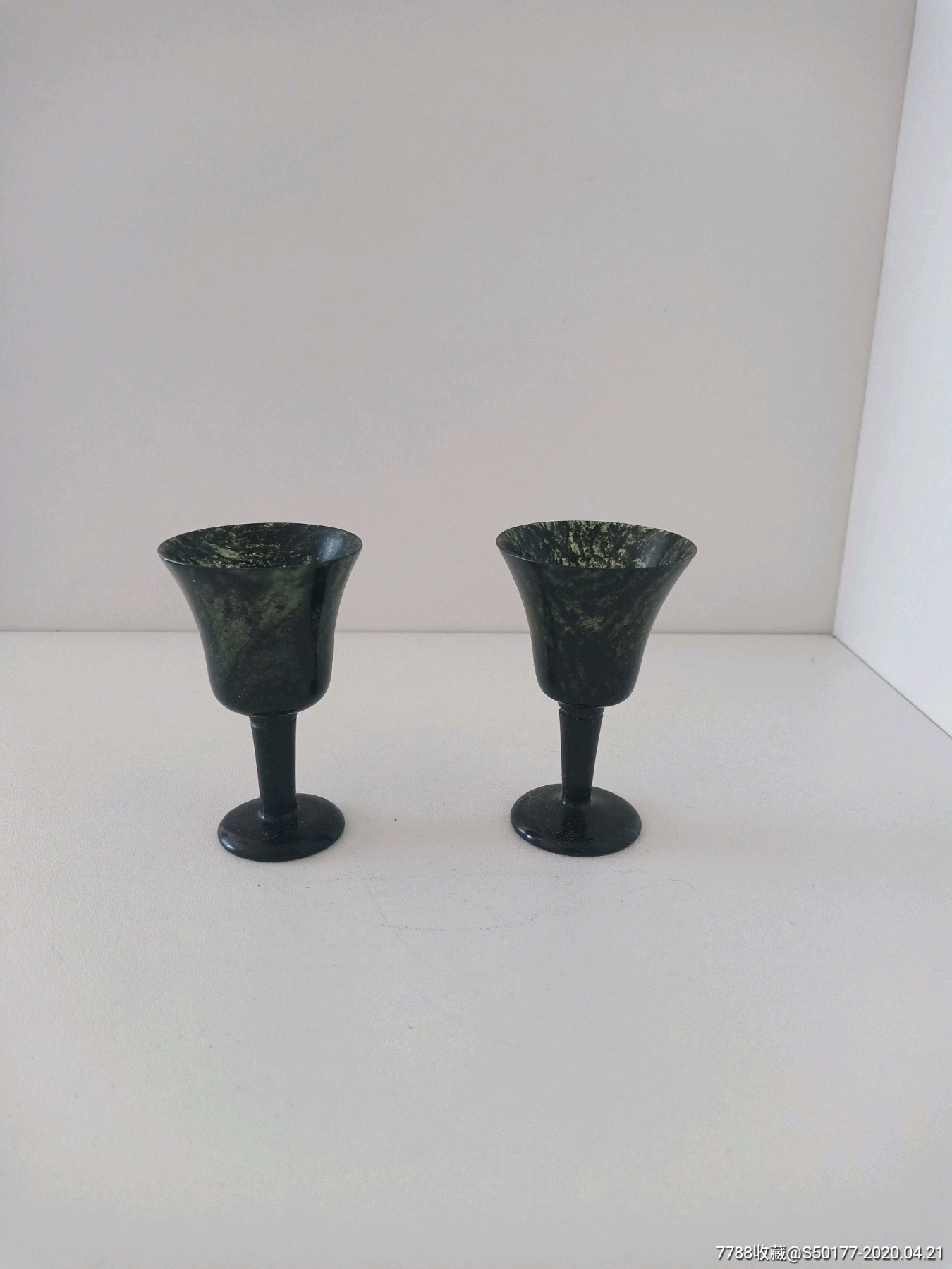 七八十年代墨玉酒杯一对带原盒