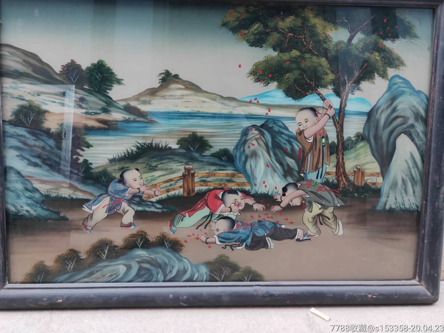 清代楠木五彩玻璃画五子嬉戏图一对
