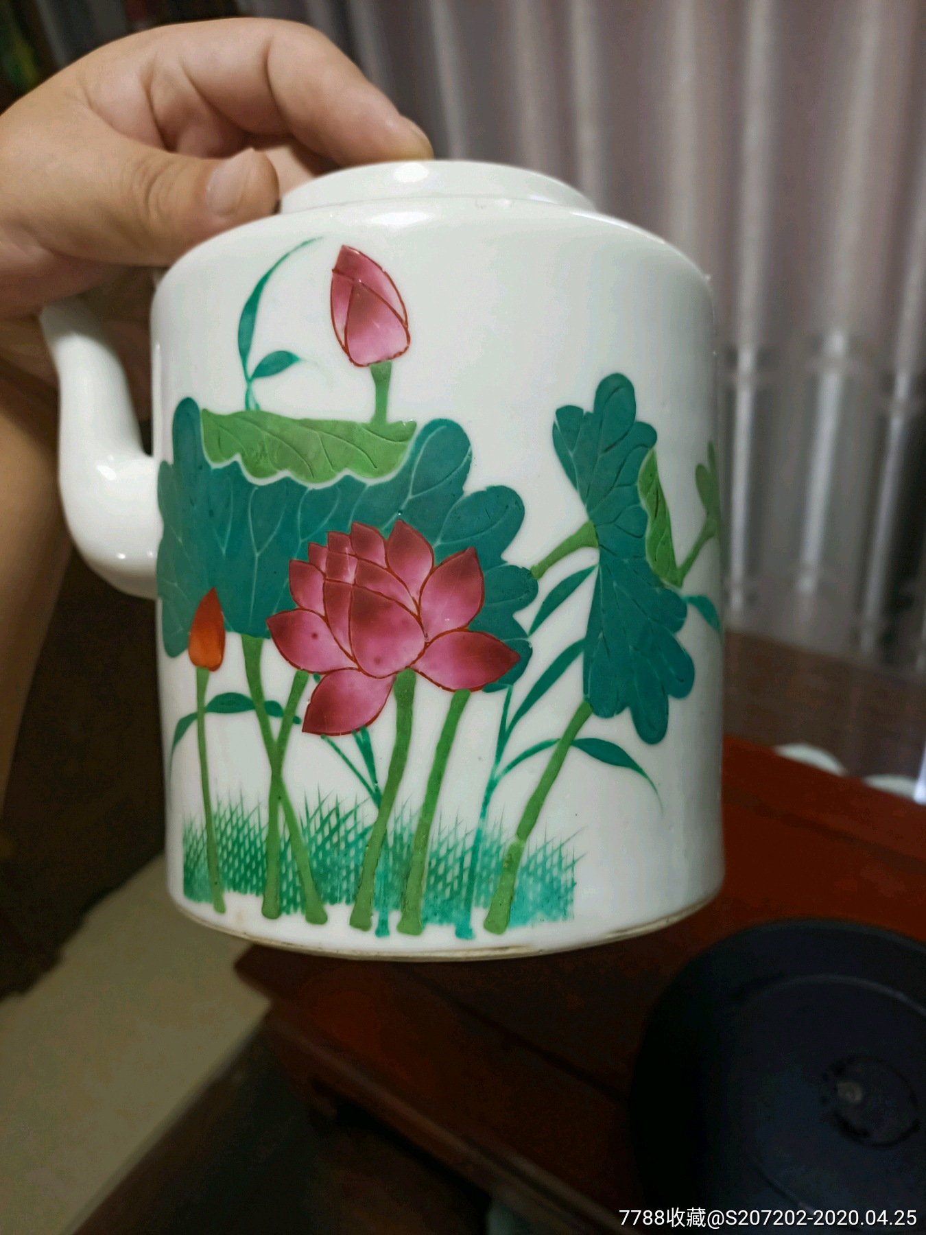 古玩瓷器民国时期戴裕成荷花茶壶提梁壶品相看图身体没事,炸底嘴耳朵