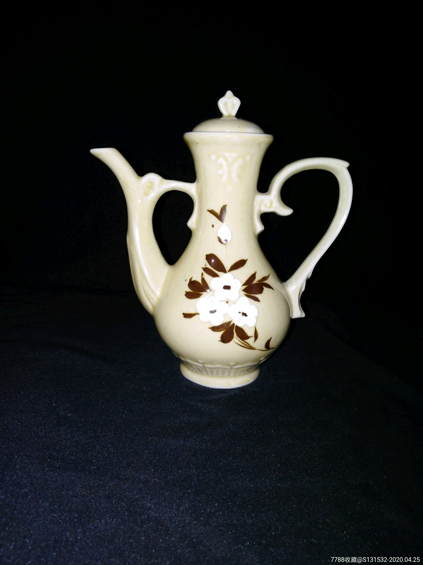 高丽乳白瓷酒壶