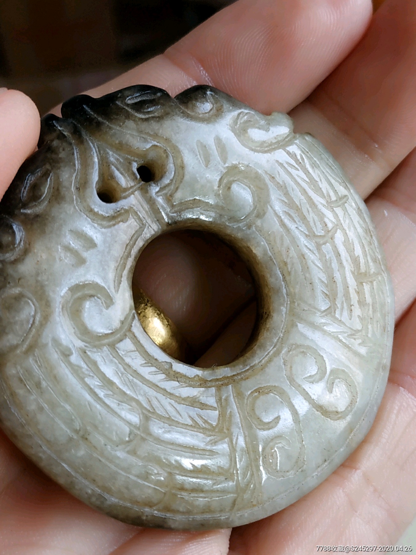 特价处理个人收藏老和田玉双龙戏珠玉佩