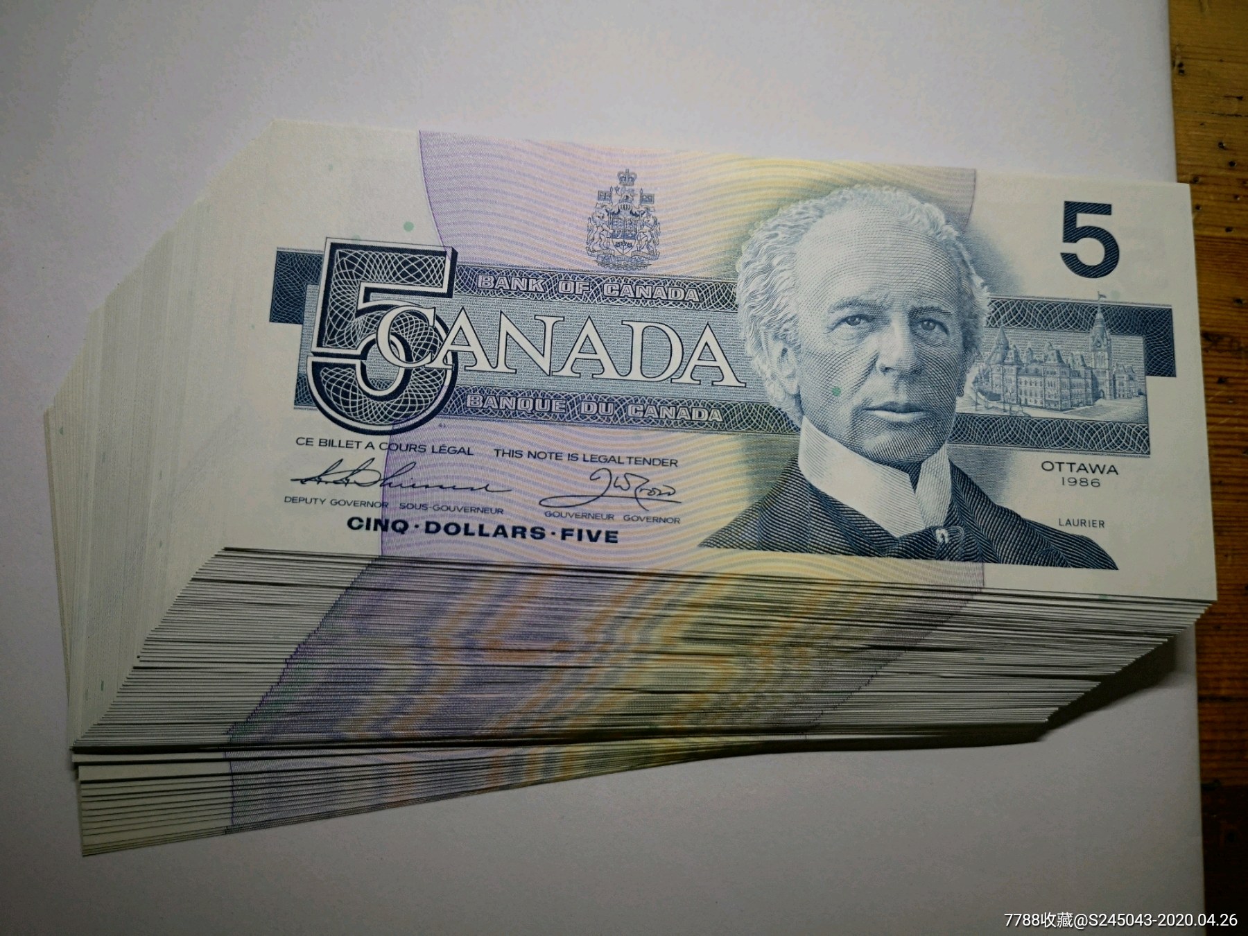 加拿大货币 美元 票据顶上的看法不同 编辑类图片. 图片 包括有 顶上, 财务, 财富, 概念, 现金 - 126838325