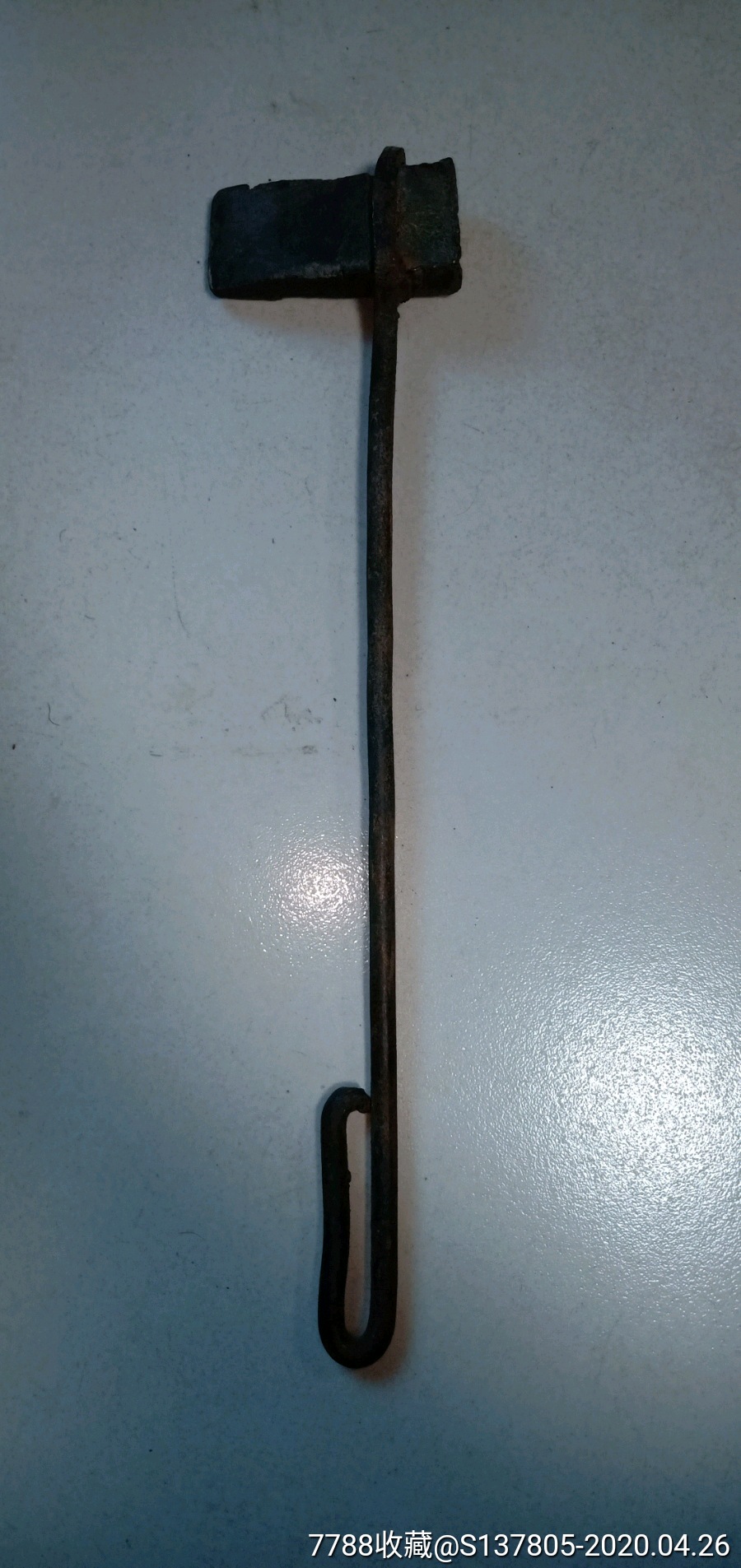 焊接金属铁器具之用,据老人讲当时把紫铜烙铁放在火炉里烧红后,粘盐酸