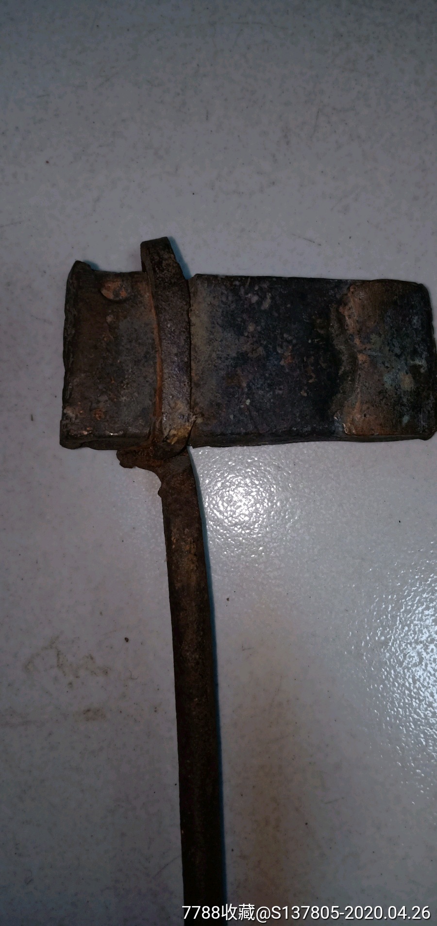 焊接金属铁器具之用,据老人讲当时把紫铜烙铁放在火炉里烧红后,粘盐酸