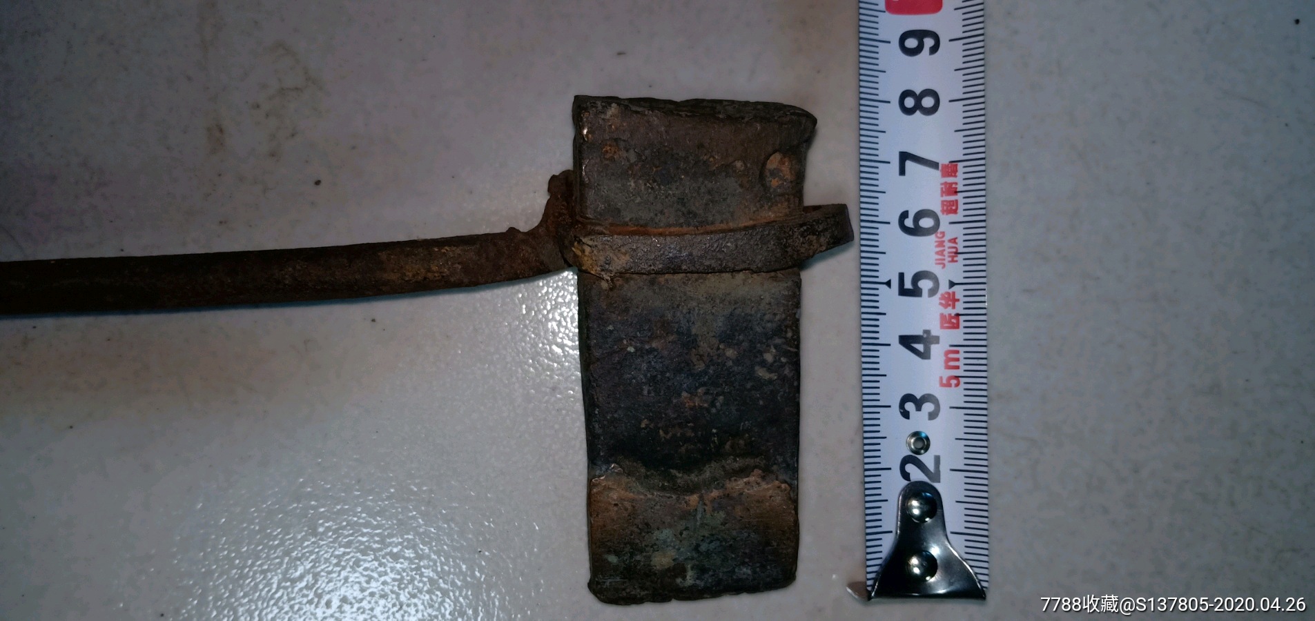 焊接金属铁器具之用,据老人讲当时把紫铜烙铁放在火炉里烧红后,粘盐酸