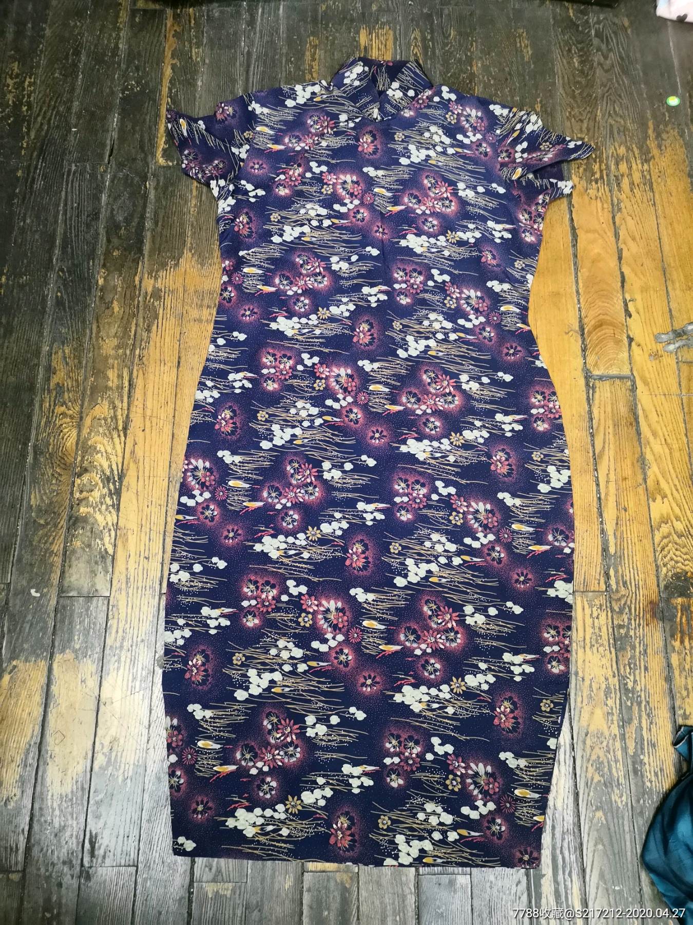 早期真丝面料旗袍