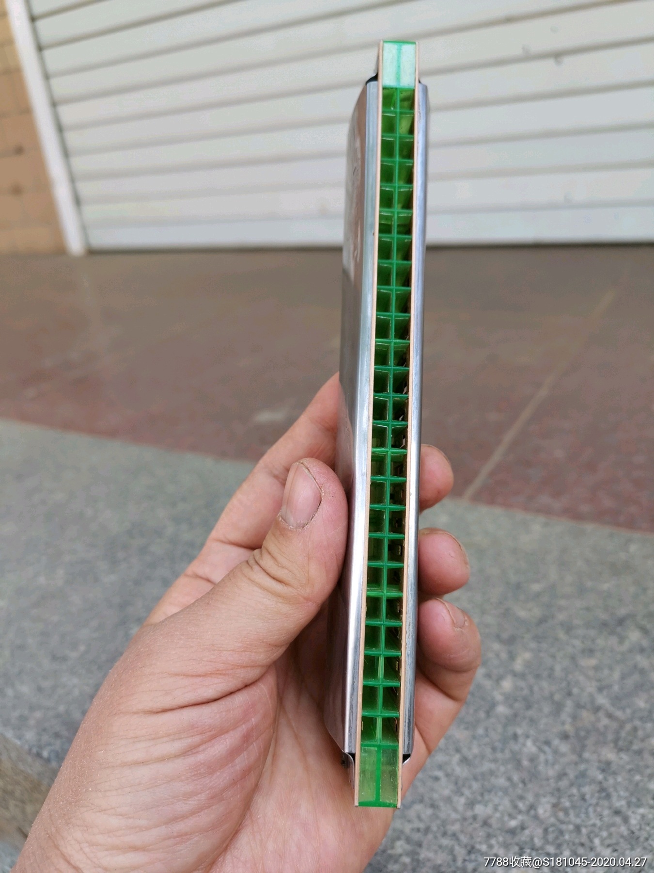 能正常使用的:敦煌回声口琴 上海重音口琴两个