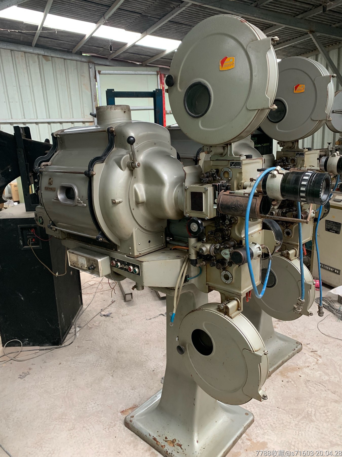 35毫米电影胶片放映机电影座机松花江5502