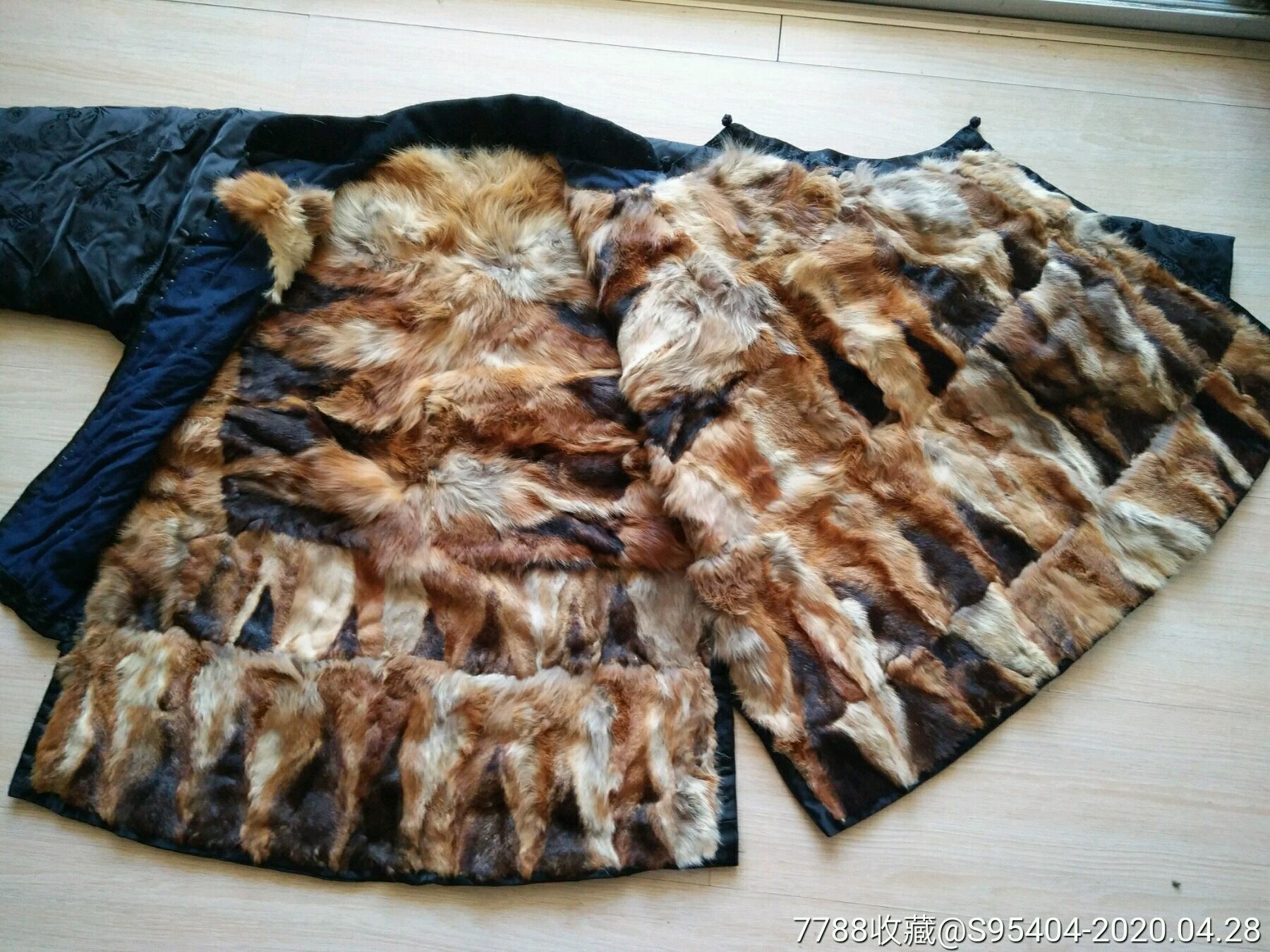 全新未穿过的狐狸腿皮大襟袄.