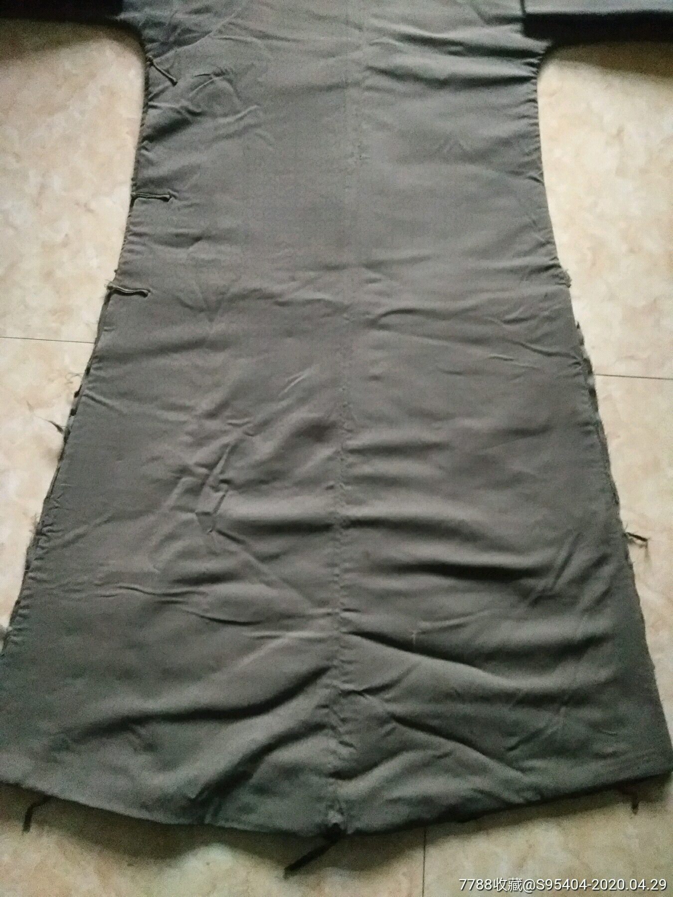 清仓处理一件民国驼绒毡长袍.