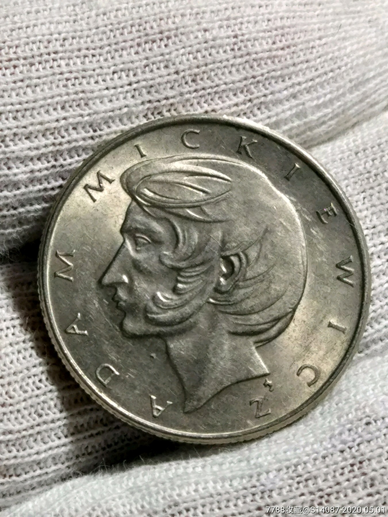 小外币1975波兰