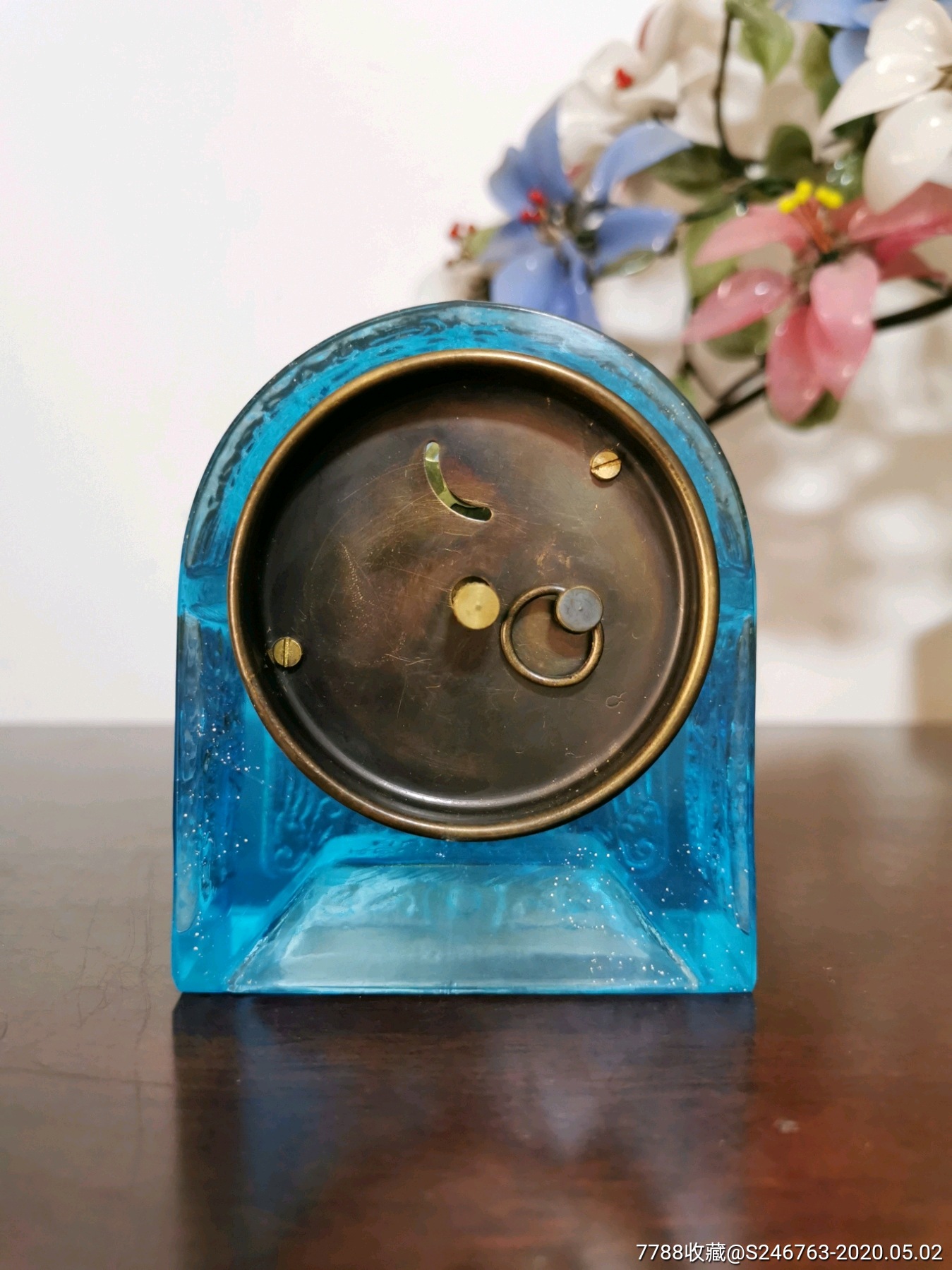 伪满日本遗留琉璃钟表