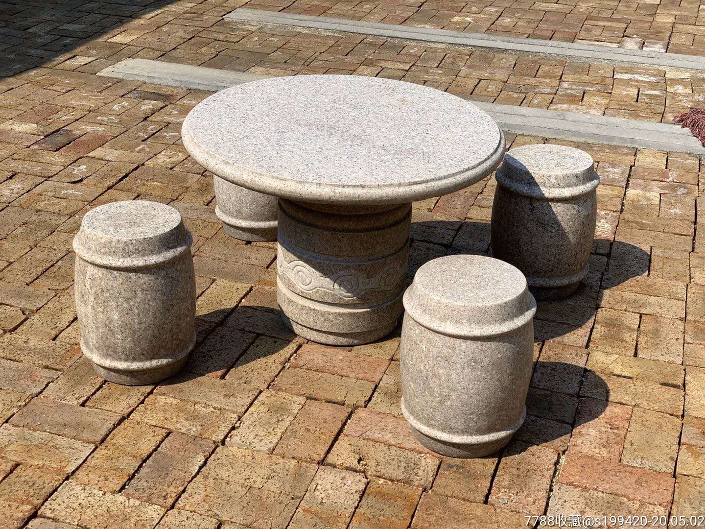 五花石桌一组,四个墩,花纹漂亮,包浆浓厚,庭院,公园,旅游景点摆放佳品