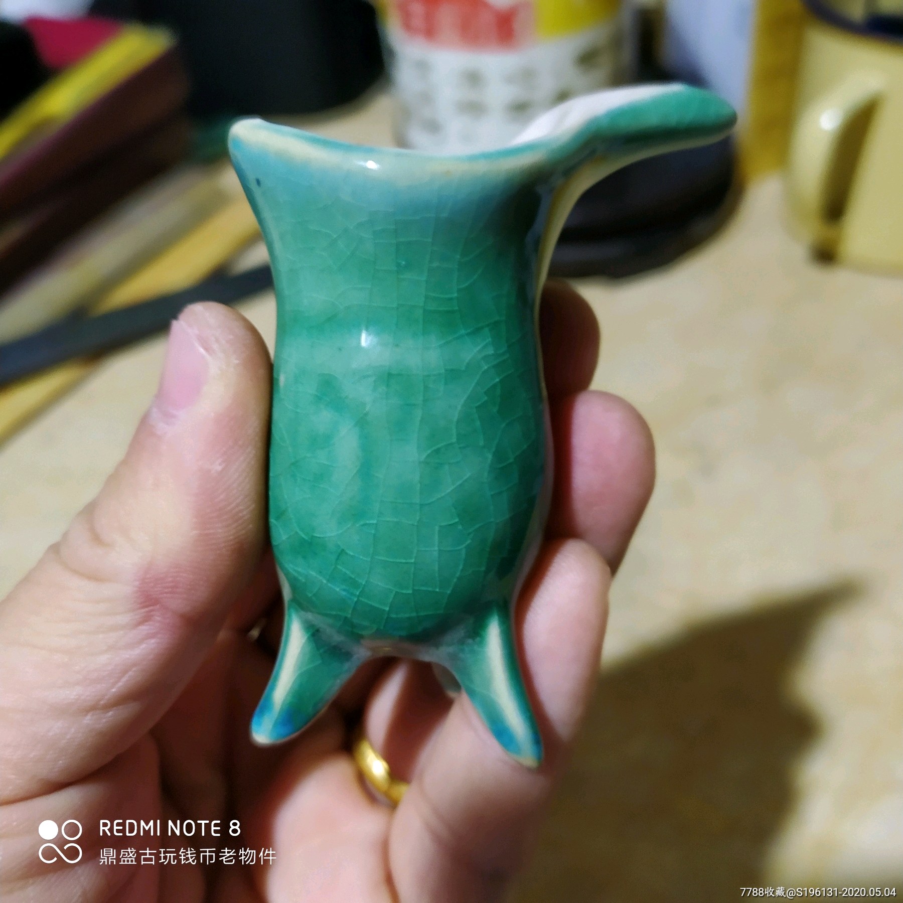 民国时期绿釉三足高脚酒杯.全身开片!完整无瑕疵!