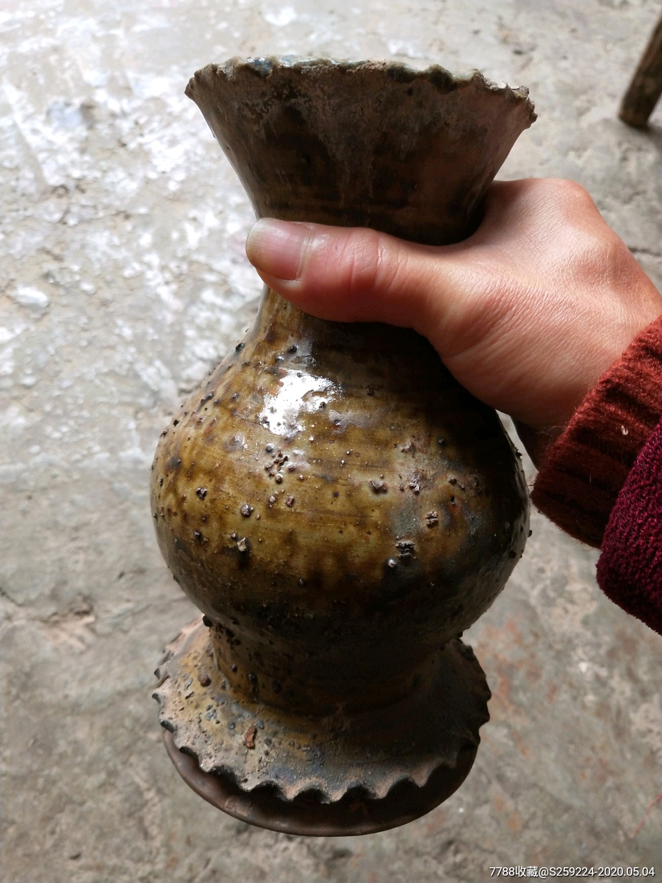 清代云南建水土陶花瓶一只