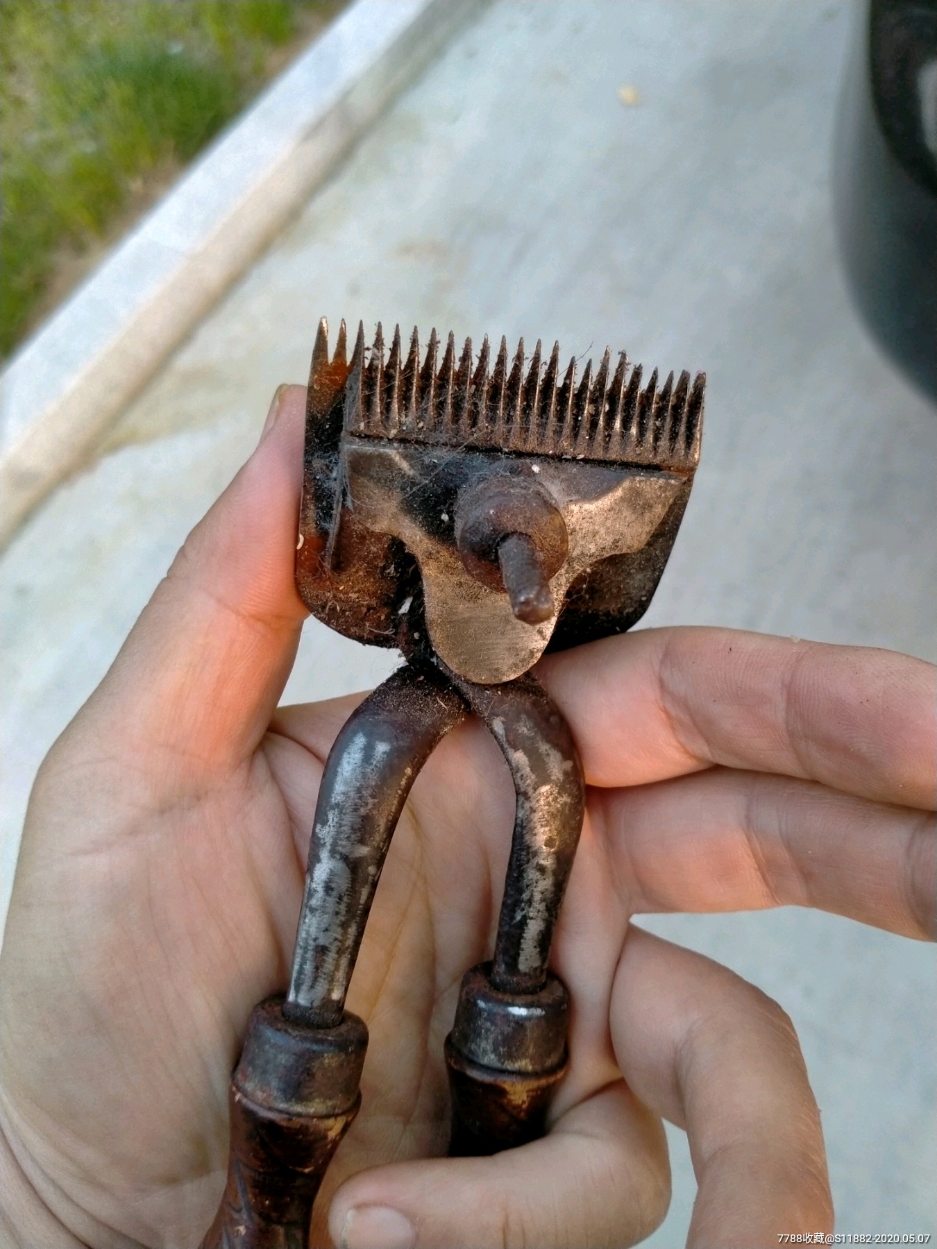 蜜蜂专题收藏民国木柄手动理发推子蜜蜂商标老理发工具