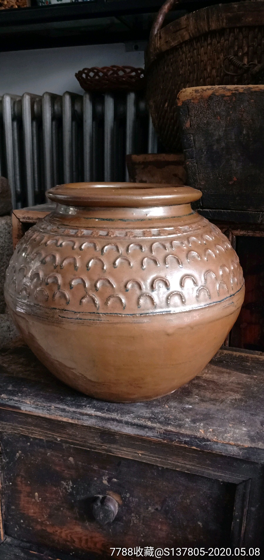 清代鱼鳞纹坛子鱼款坛子全品包老