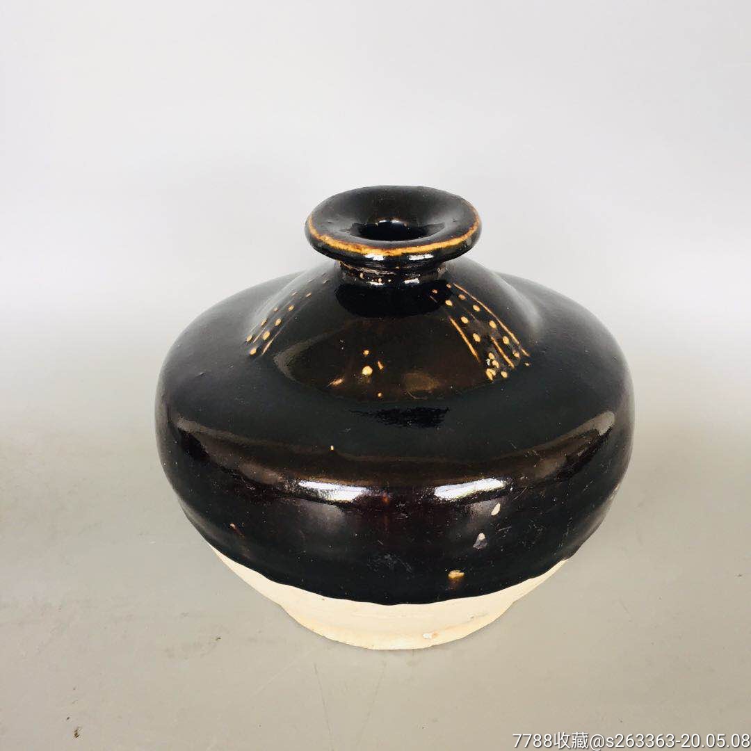 老黑釉带雕工小口酒瓶插花使