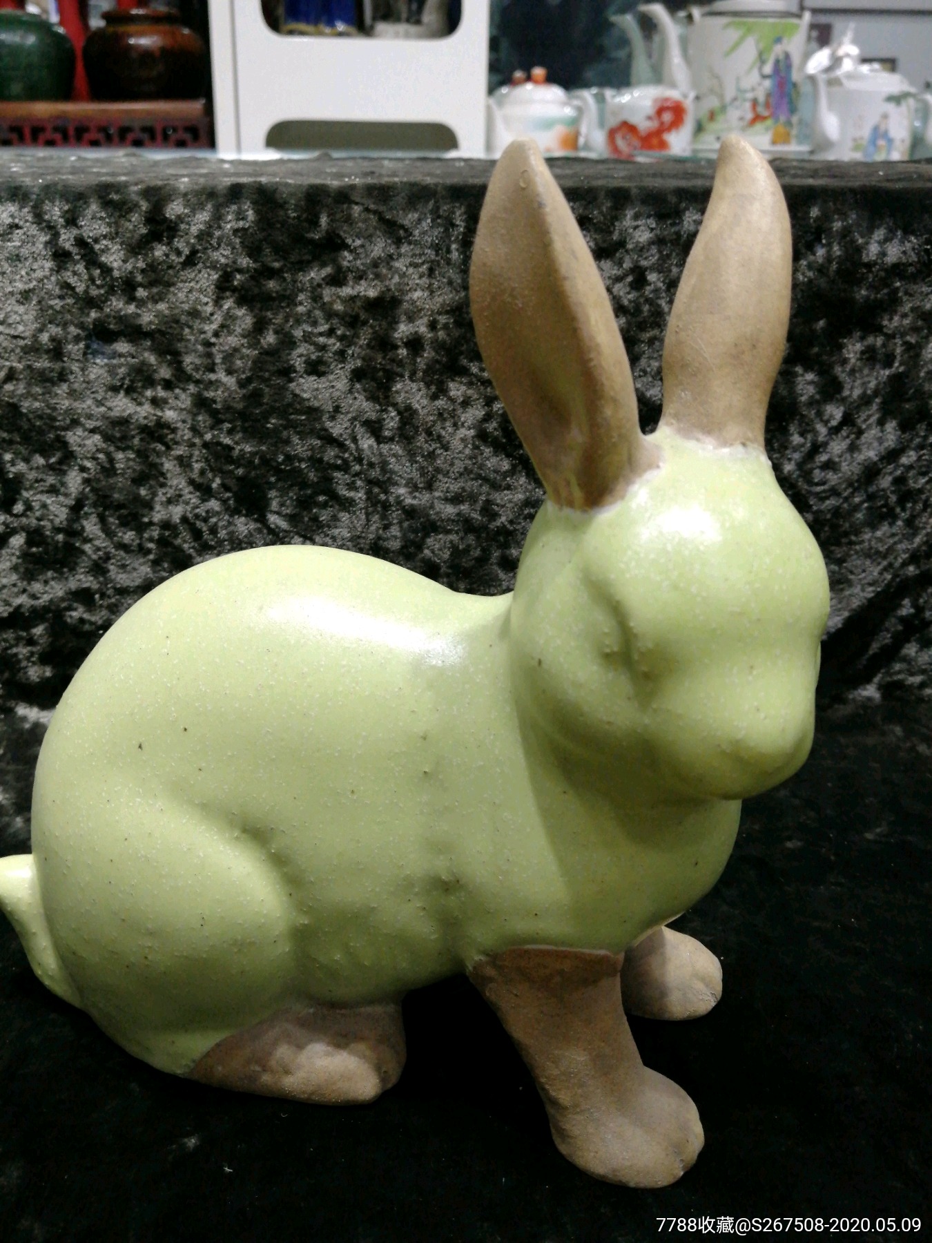 陶瓷兔子摆件