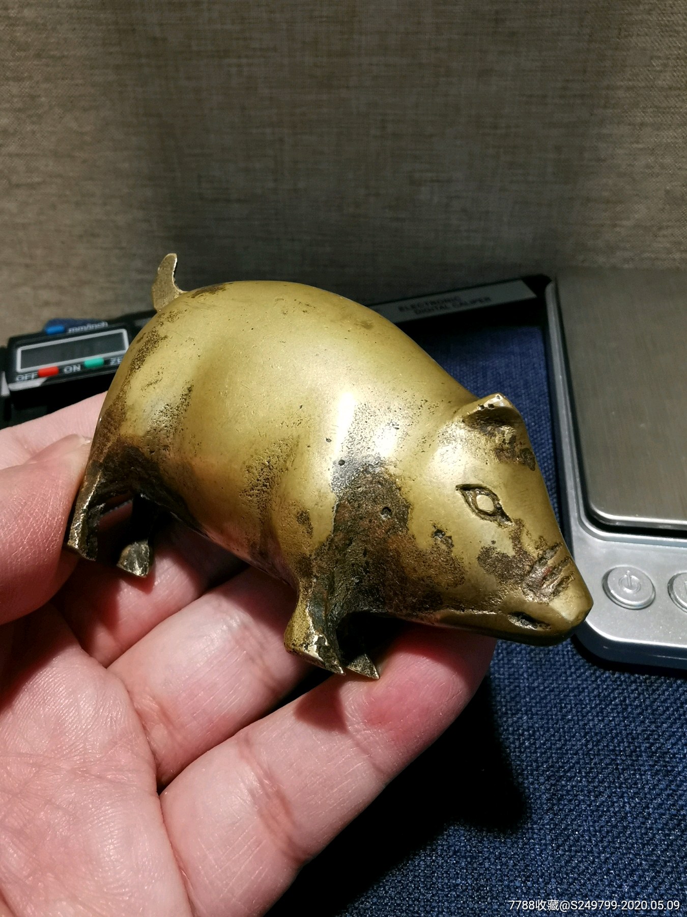 清代铜猪摆件儿