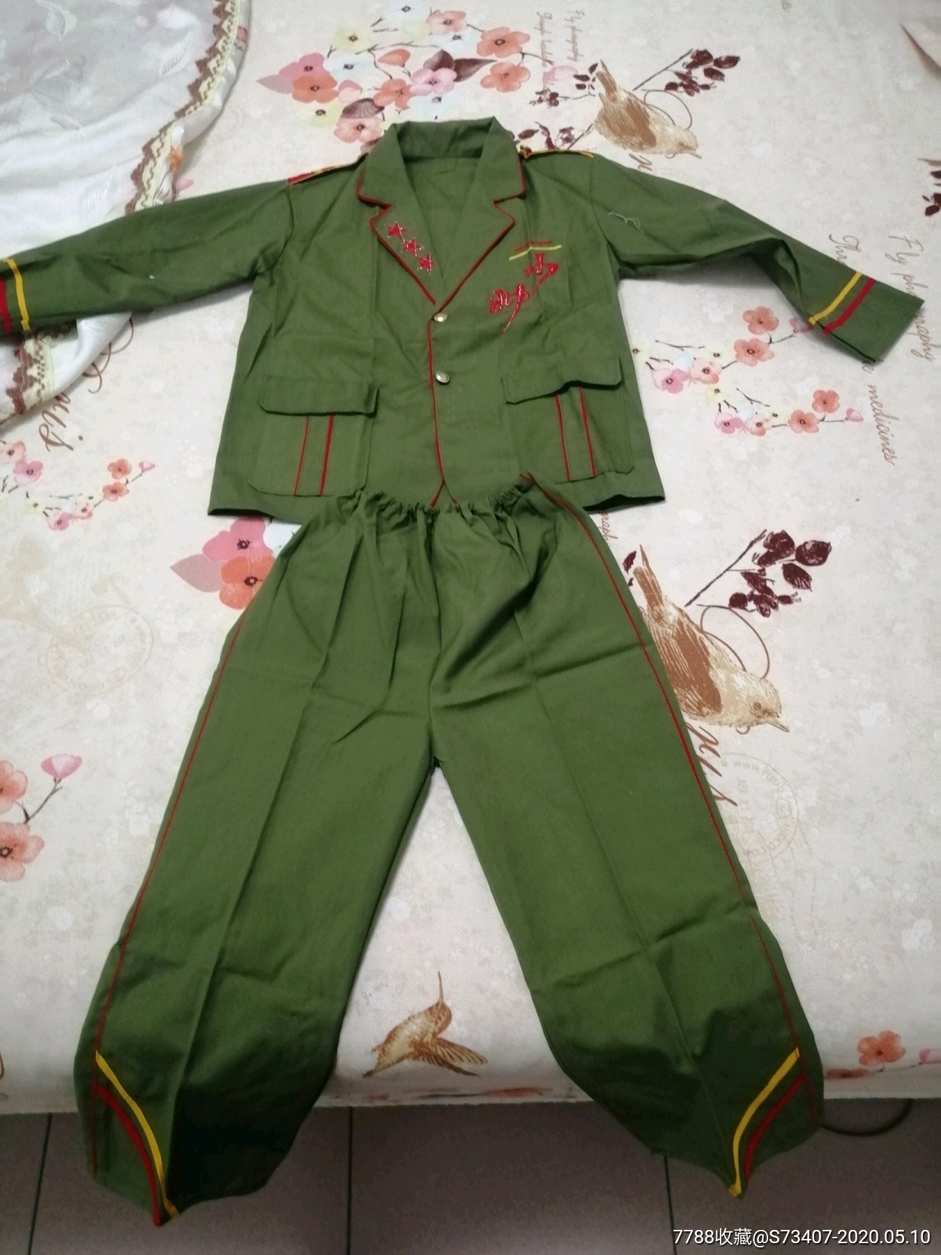 一套儿童少帅衣服