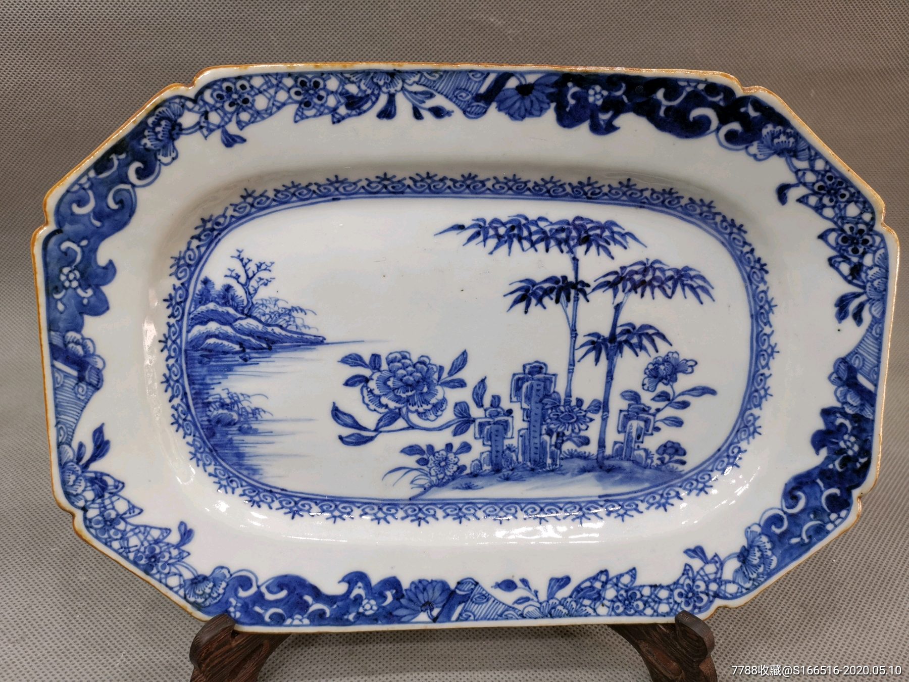 清青花竹子,牡丹,山水纹长方型盘.长26.8厘米,宽18.7厘米,高3厘米.