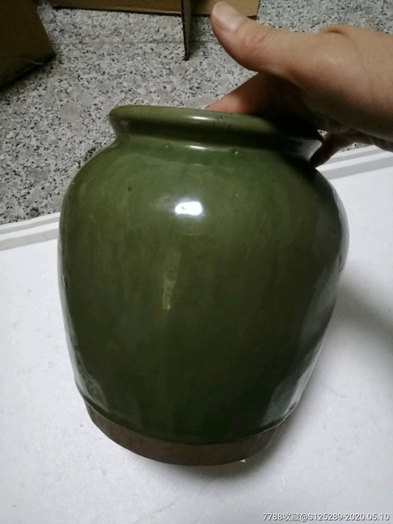民国绿釉罐釉色特别好的大绿釉罐