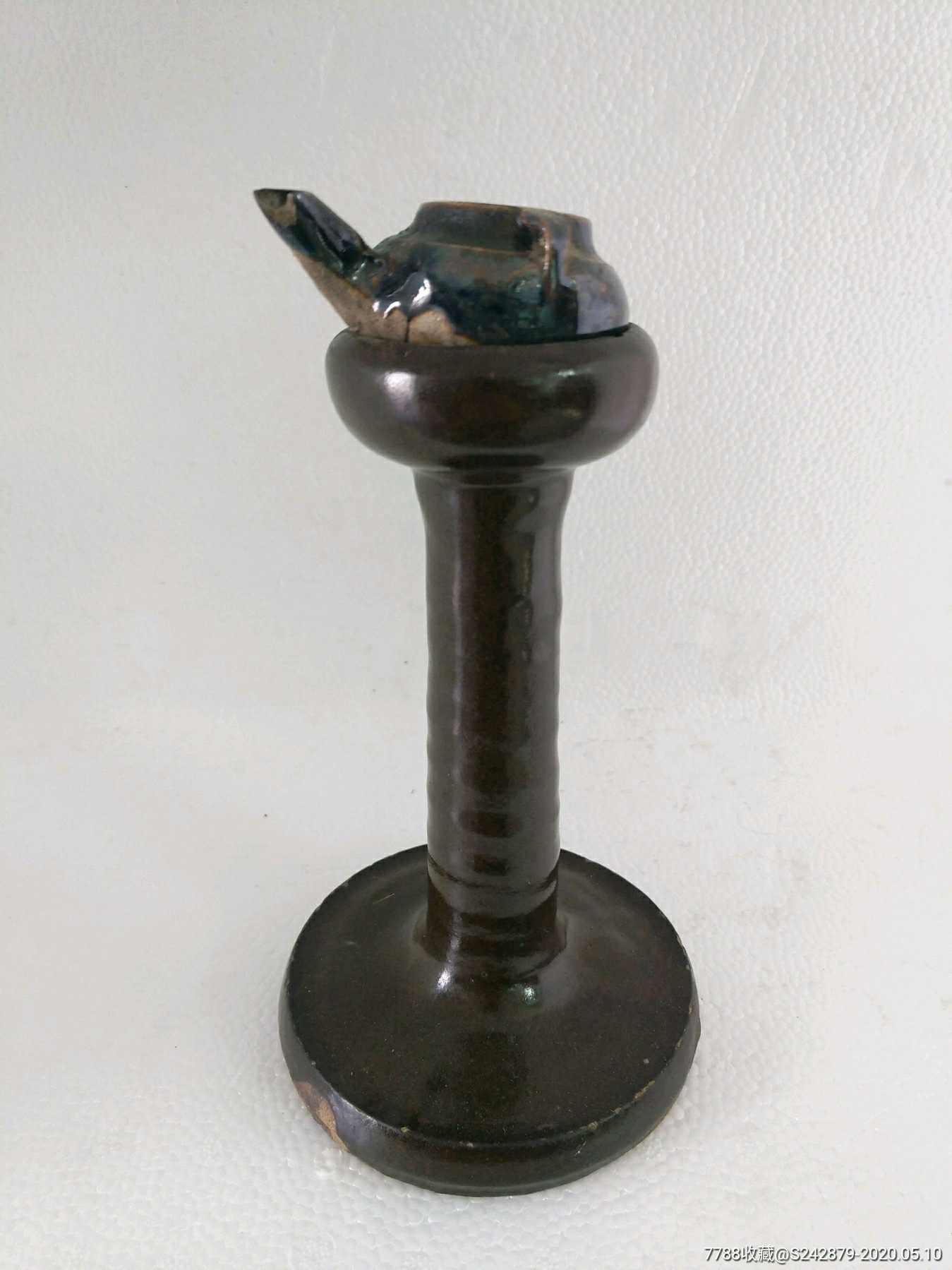 清代黑釉瓷油灯