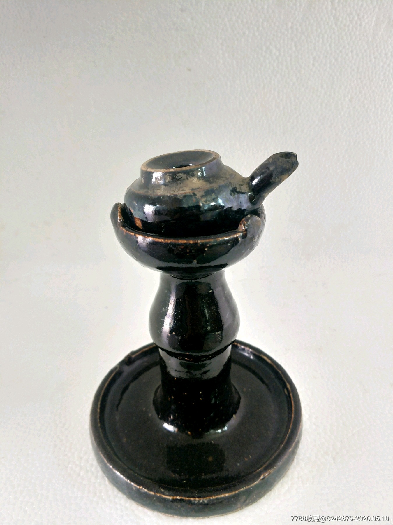 清代黑釉瓷油灯