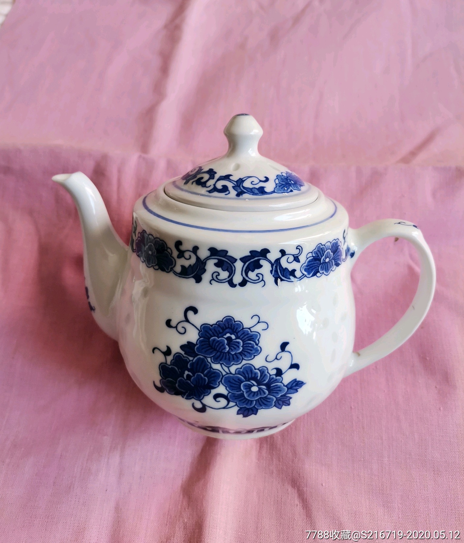 青花玲珑瓷茶壶