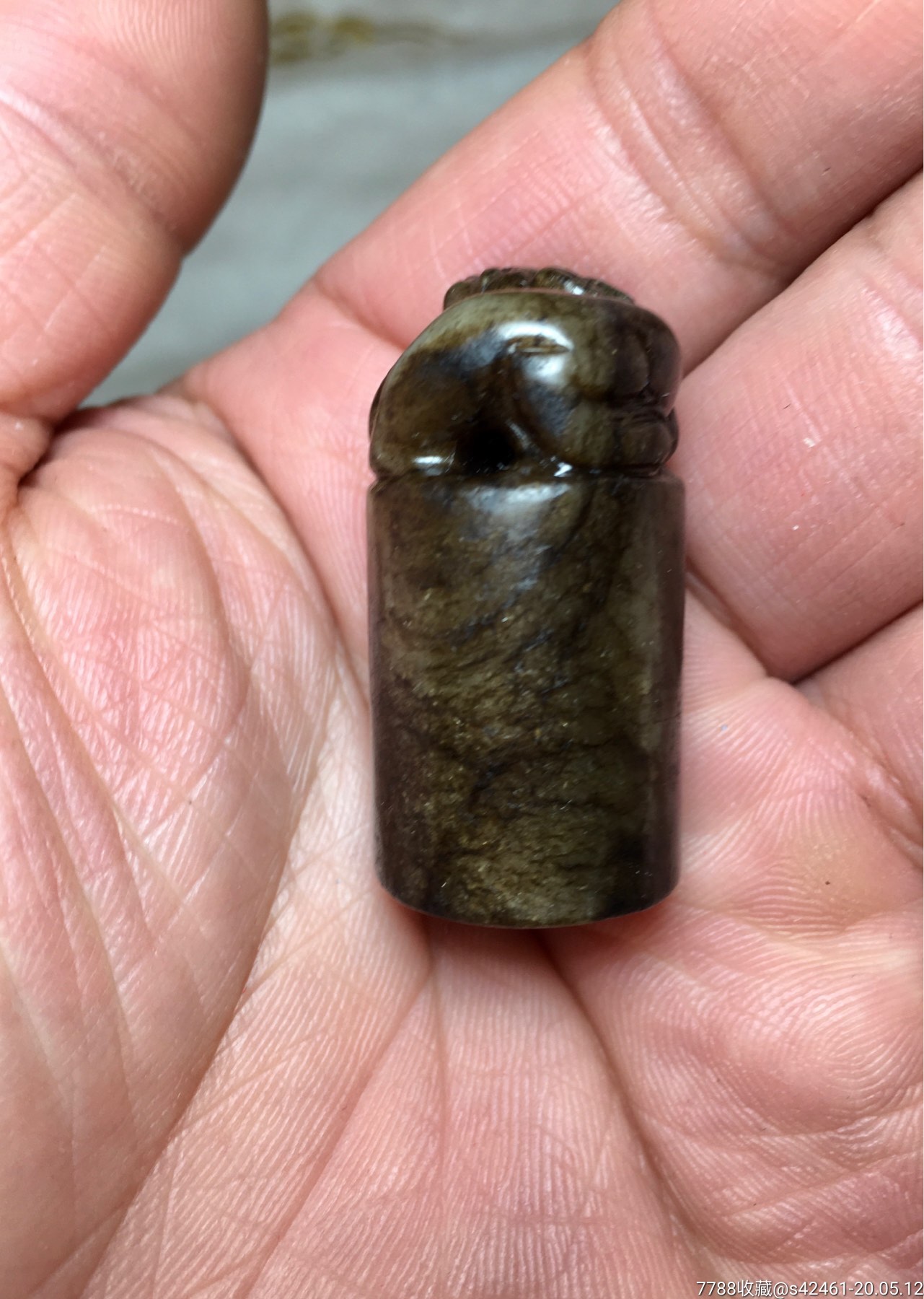 和田玉老提油螭龙章