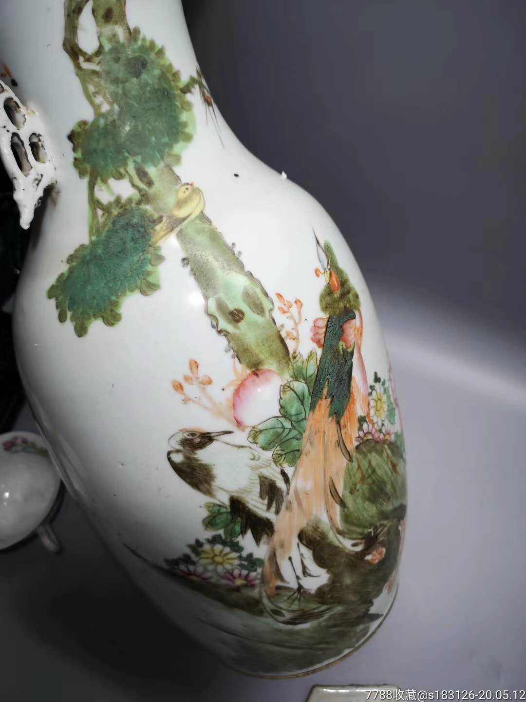 五伦图粉彩大花瓶