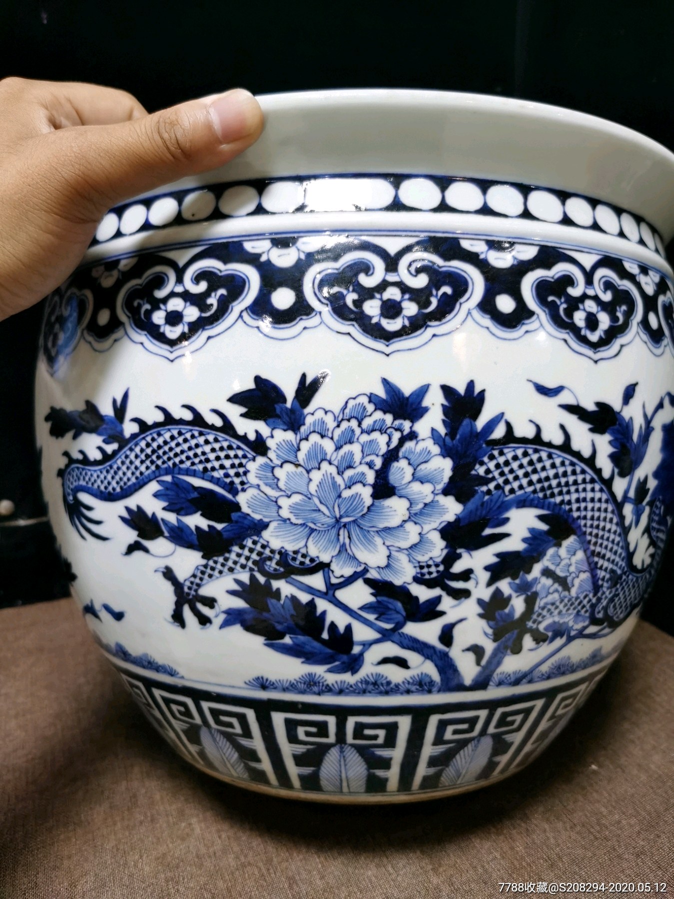 青花双龙牡丹图纹缸_青花瓷_图片鉴赏_收藏价值_7788青花瓷收藏