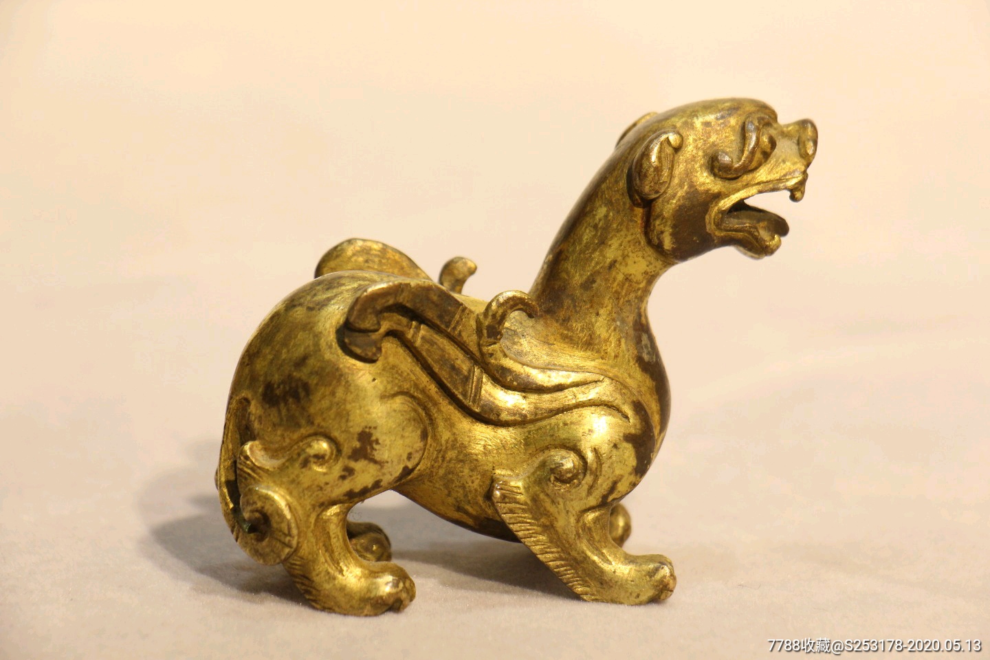 清 铜流金瑞兽镇纸 铜器文房摆件